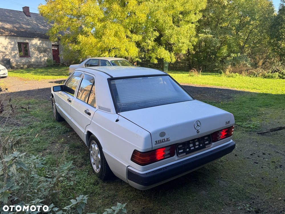 Mercedes-Benz W201 1993 photo 3