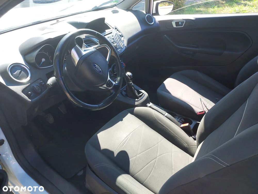 Ford Fiesta - 8