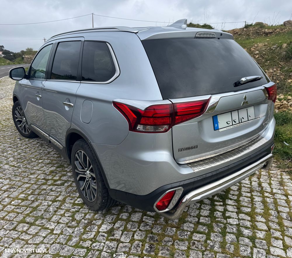 Mitsubishi Outlander 2.2 DI-D Instyle Navi - 3