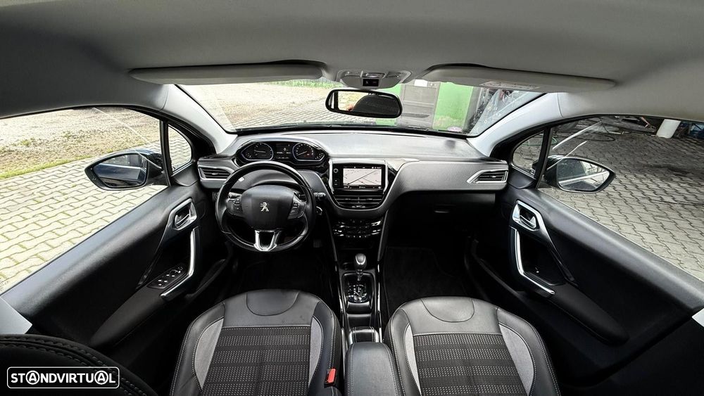 Peugeot 2008 1.2 PureTech Allure EAT6 - 34