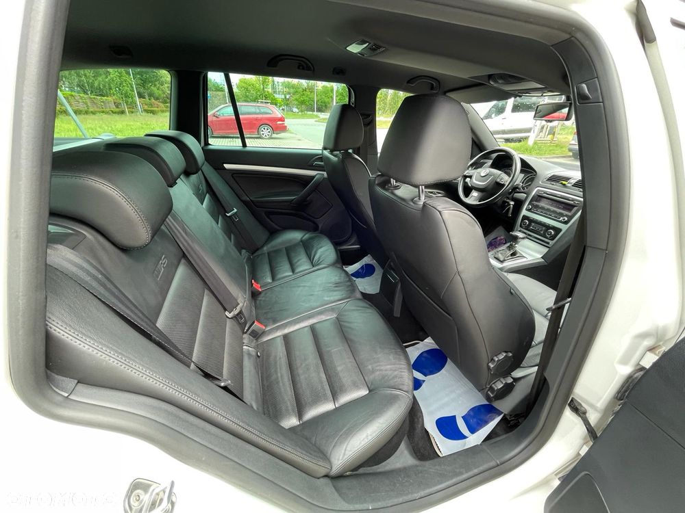 Skoda Octavia 2.0 TDI CR DPF DSG RS - 11