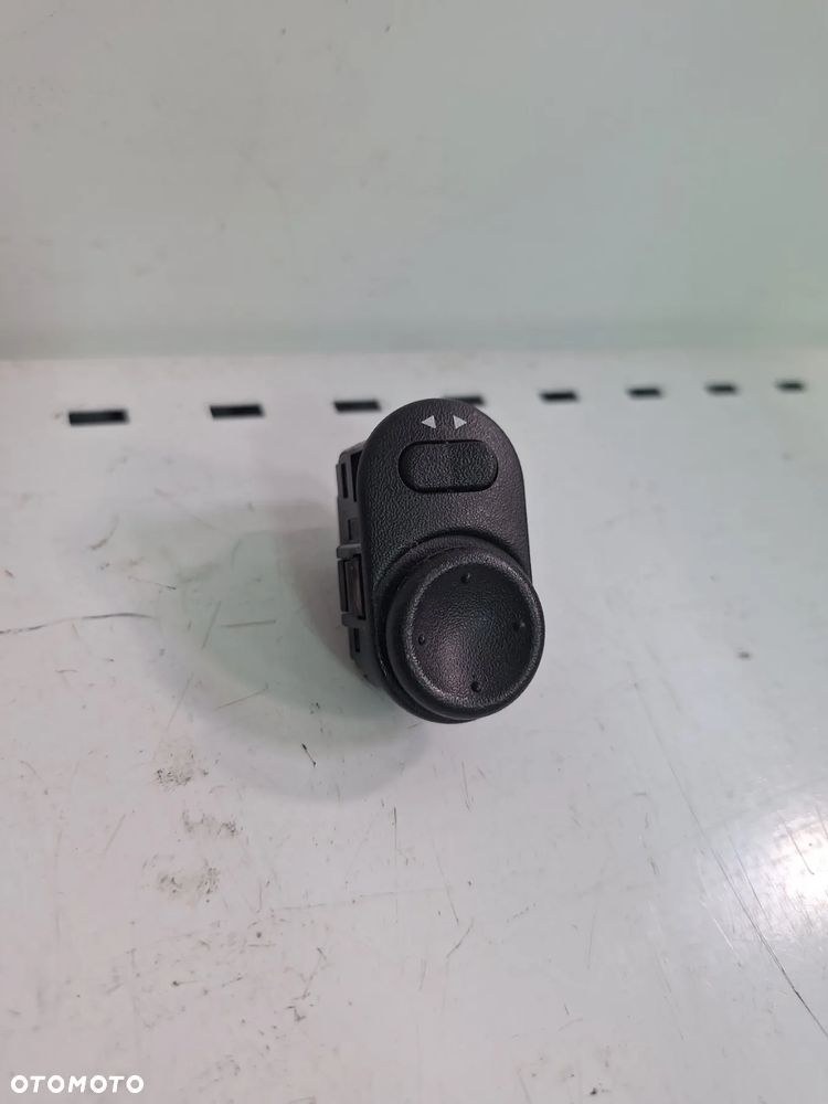 przełącznik regulacji lusterek Suzuki Ignis ll 37950-83E20