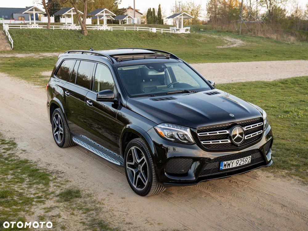 Mercedes-Benz GLS - 1