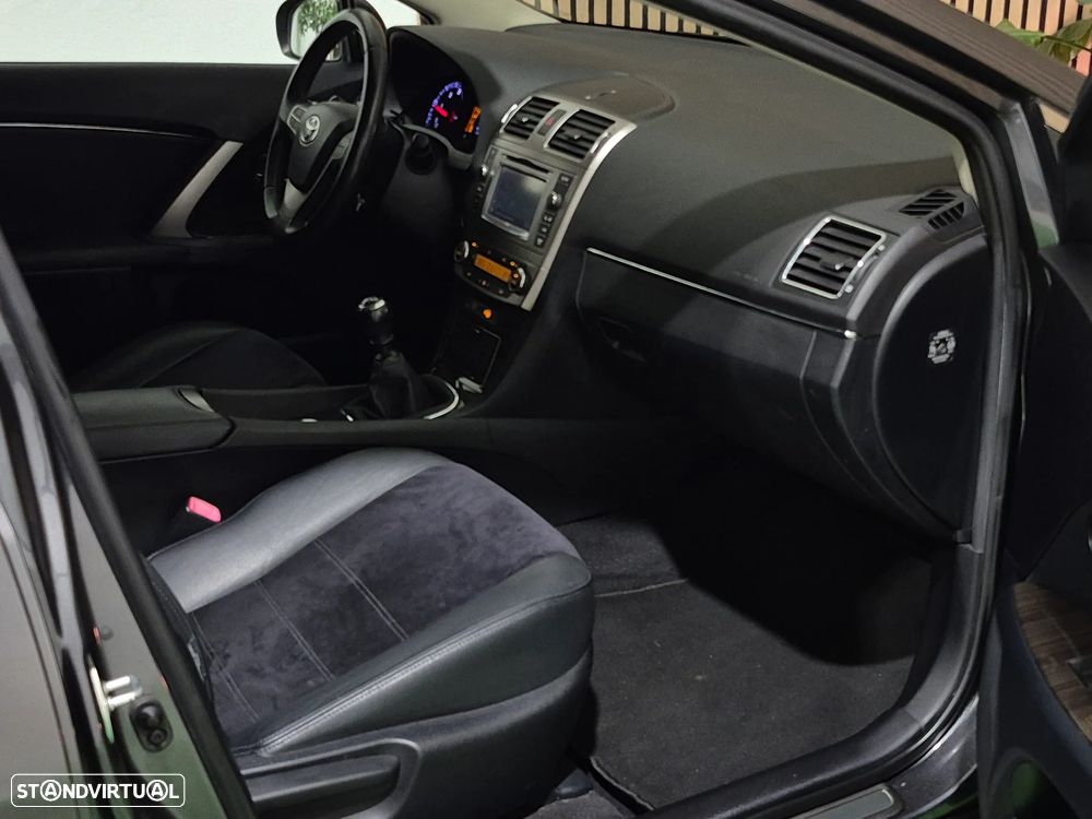 Toyota Avensis SW 2.0 D-4D Exclusive +GPS - 16