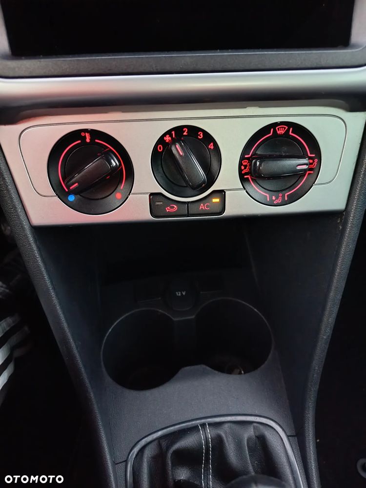Volkswagen Polo - 15
