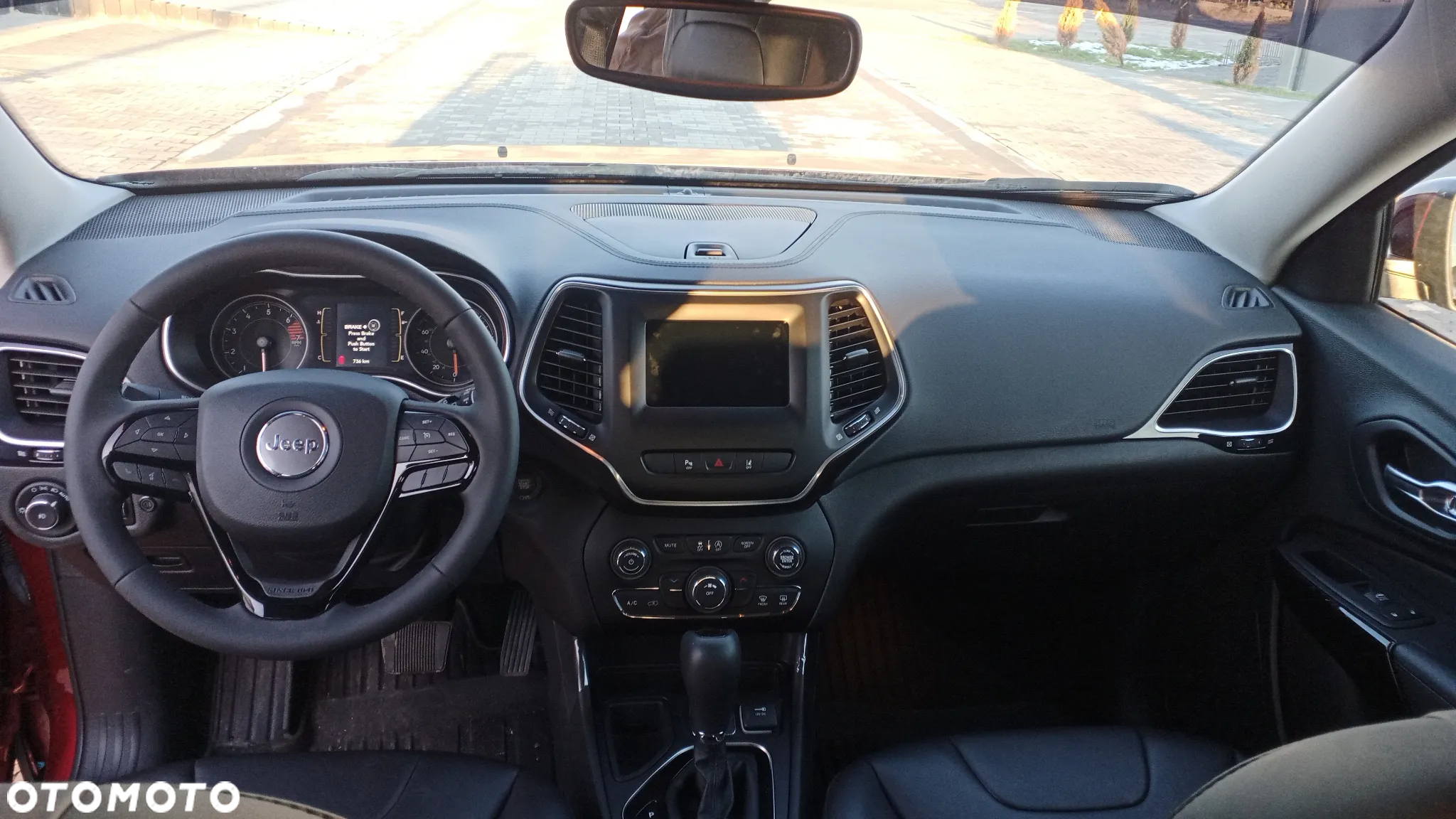Jeep Cherokee - 27