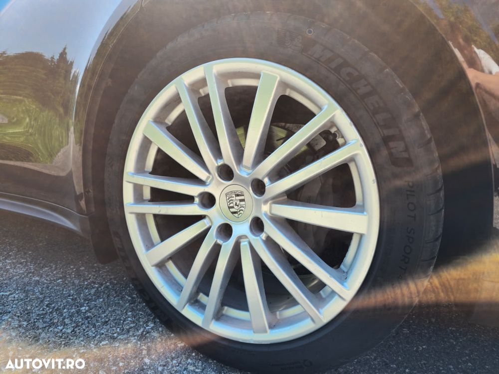 Porsche Panamera 4S - 11