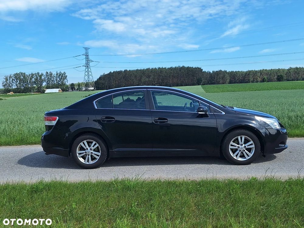 Toyota Avensis - 2