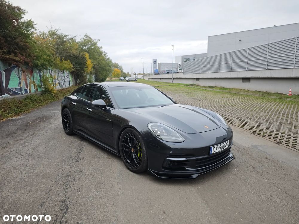 Porsche Panamera 4 E-Hybrid - 3