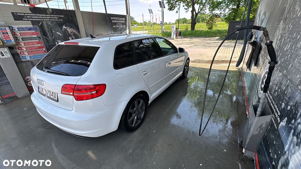 Audi A3 Sportback 2.0 TDI DPF Ambiente - 4