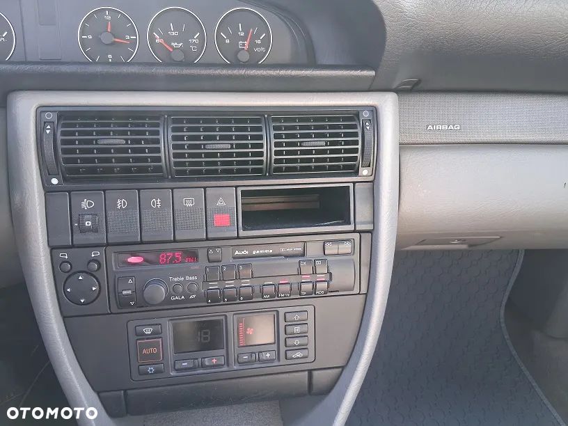 Audi A6 Limousine 2.6 E - 16