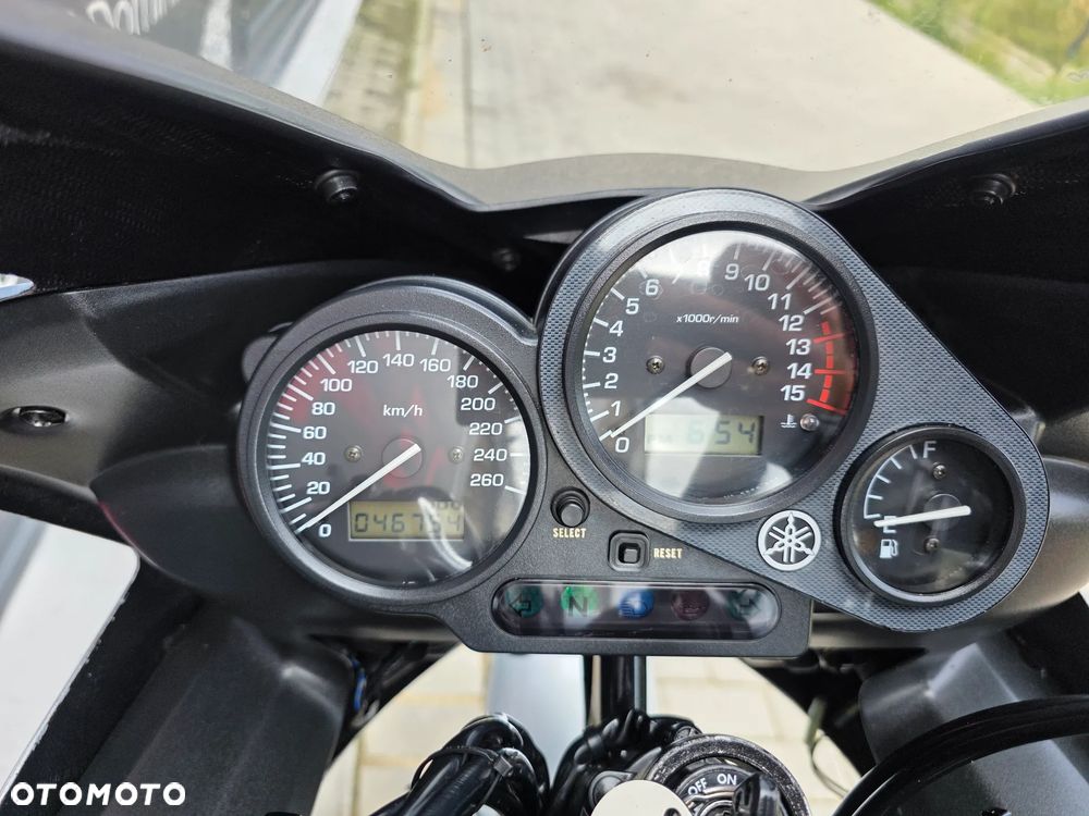 Yamaha FZS - 20