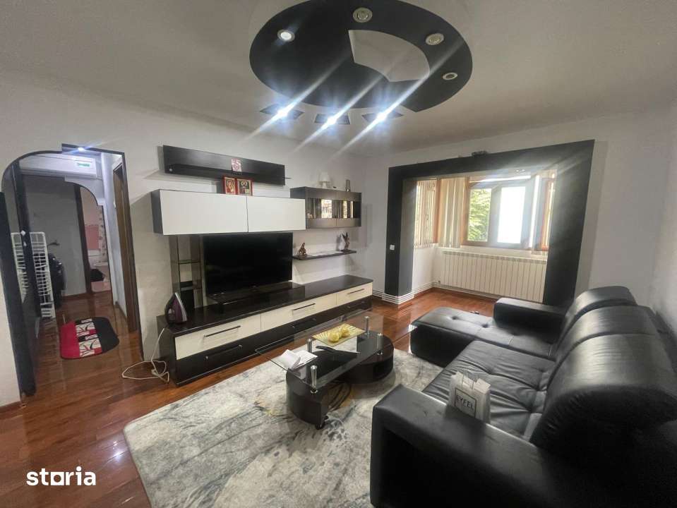 Apartament cu 3 camere, 56 mp, decomandat, et 3, zona Craiovita Noua — fotografia 1