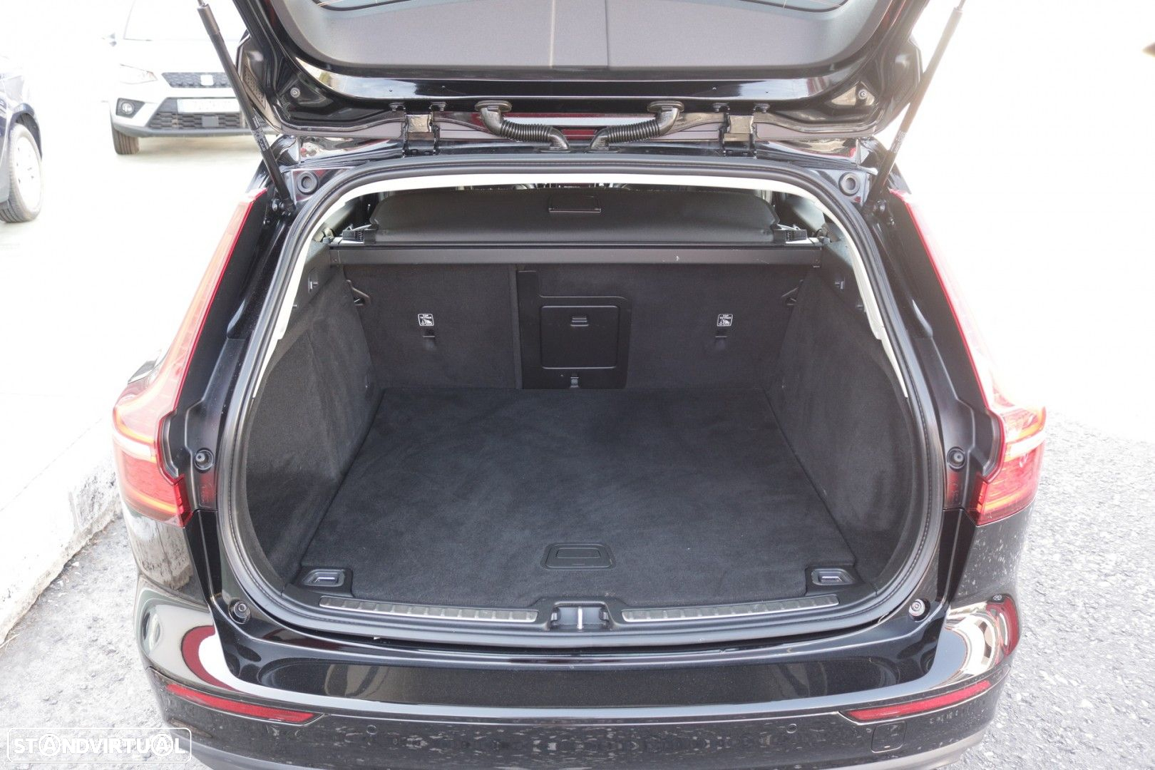 Volvo V60 2.0 D3 Momentum Core - 16