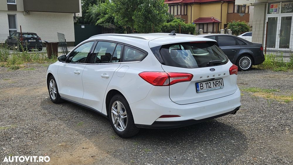 Ford Focus 1.0 EcoBoost Active Business - 4