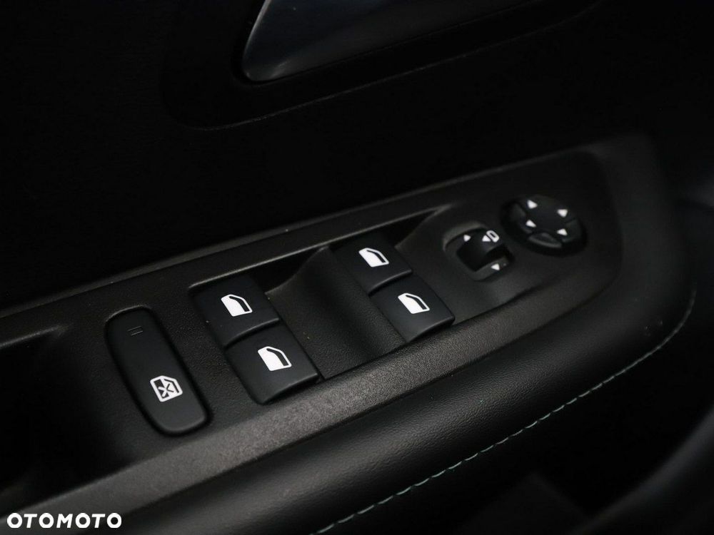 Peugeot 208 PureTech 100 Allure - 36