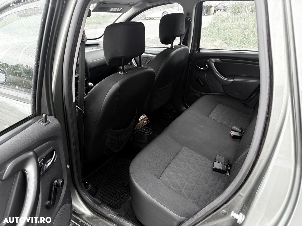 Dacia Duster 1.6 4x2 Laureate - 10