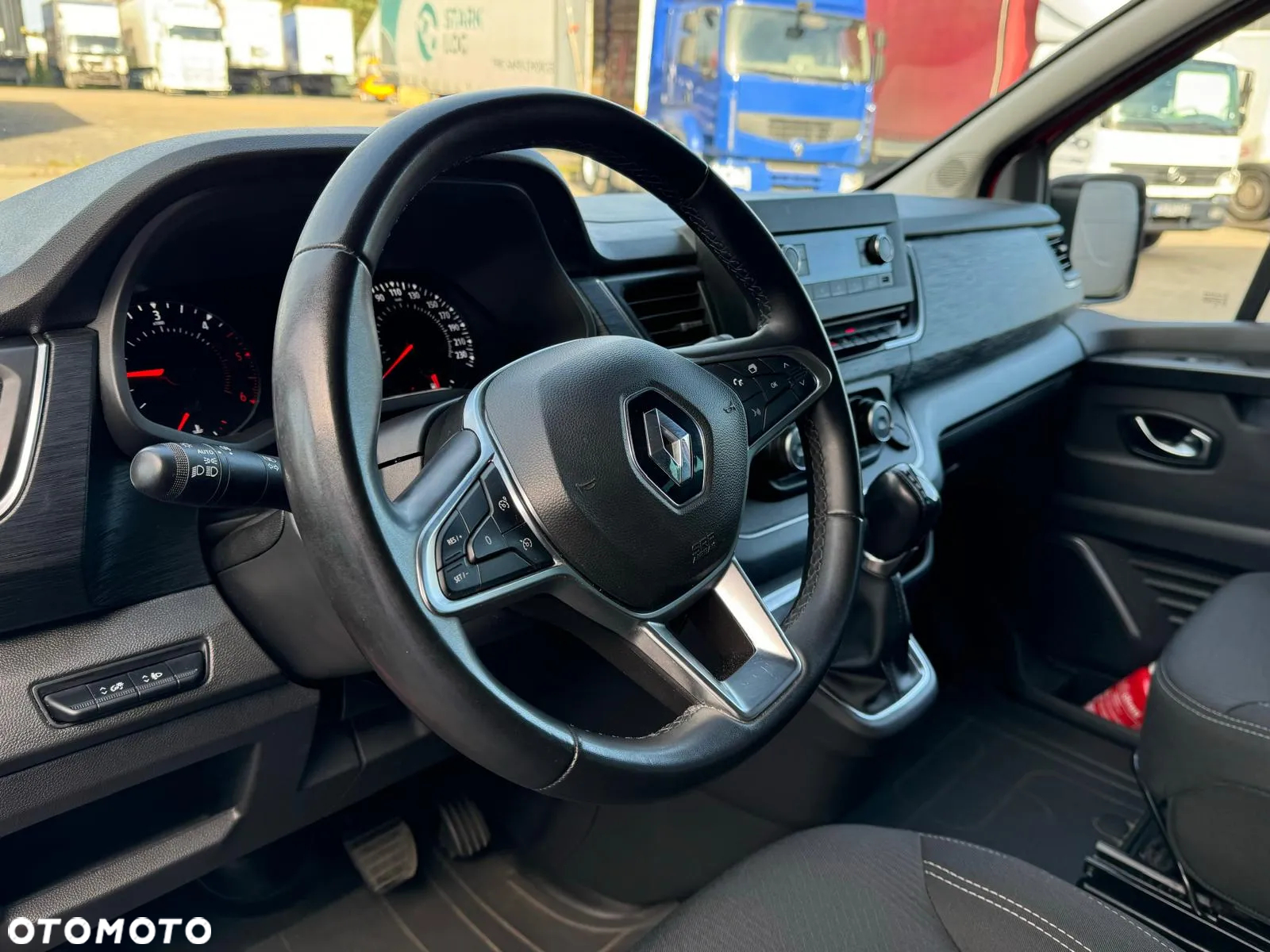 Renault Trafic SpaceClass 2.0 dCi EDC - 8