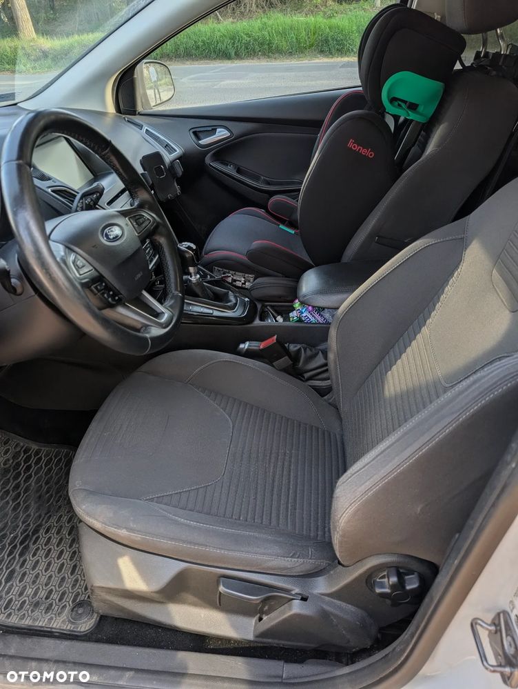 Ford Focus 2.0 TDCi Titanium ASS - 8