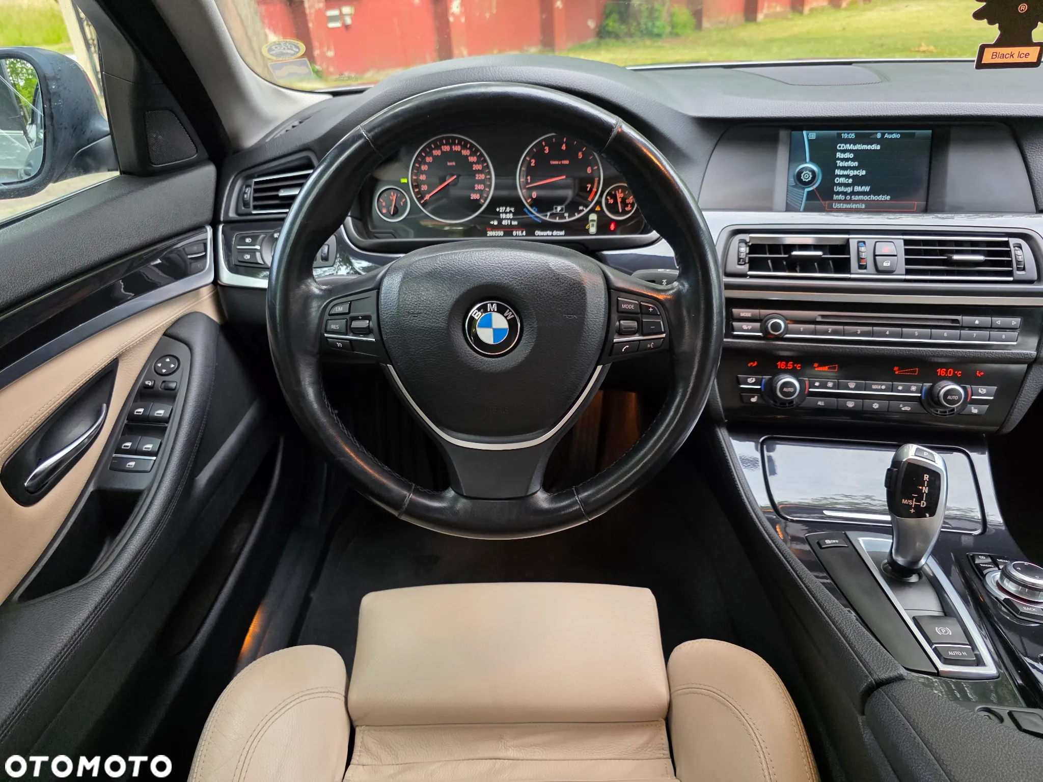 BMW Seria 5 535i Touring - 23
