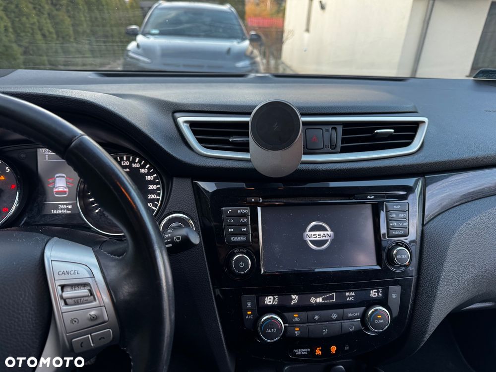 Nissan Qashqai 1.6 DIG-T N-Connecta - 19