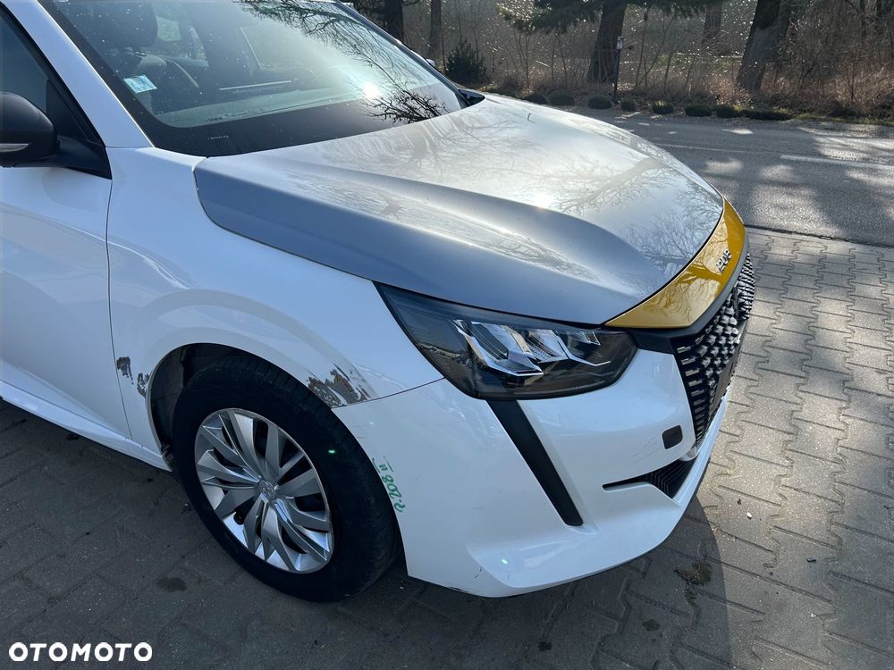 Peugeot 208 - 4
