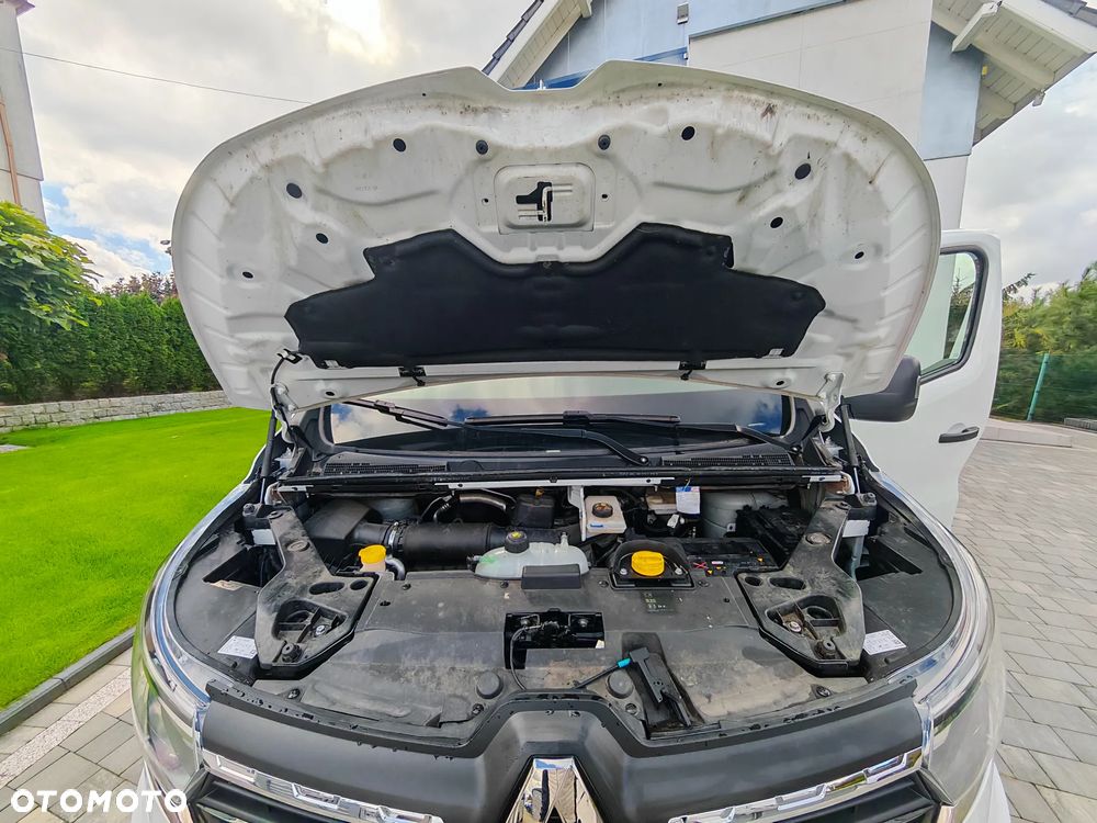 Renault Trafic - 25