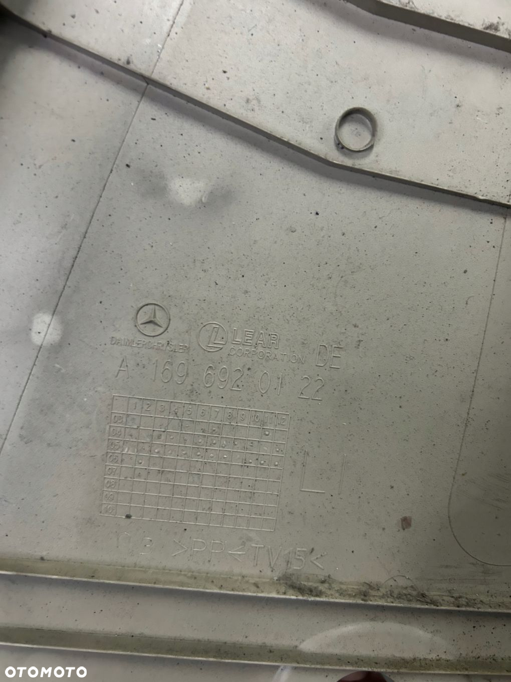 OSŁONA SŁUPKA LEWEGO MERCEDES W169 W245 A1696920122 - 2