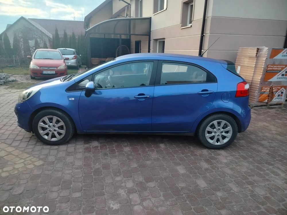 Kia Rio - 8