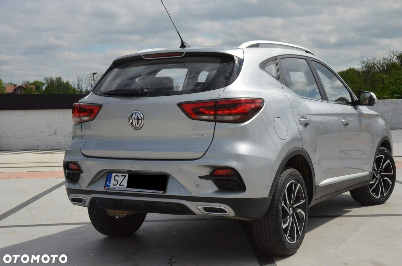 MG ZS - 15