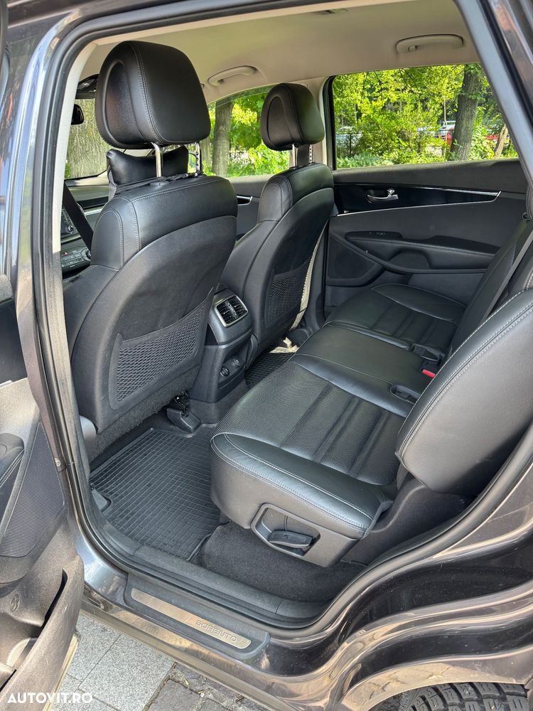 Kia Sorento 2.2 DSL 6AT 4x4 Cosmo - 8