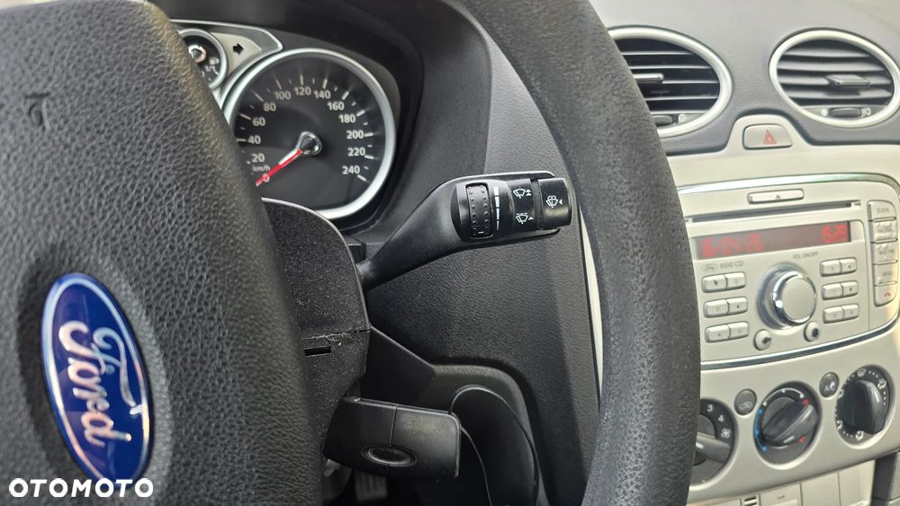 Ford Focus 1.4 16V Trend - 33