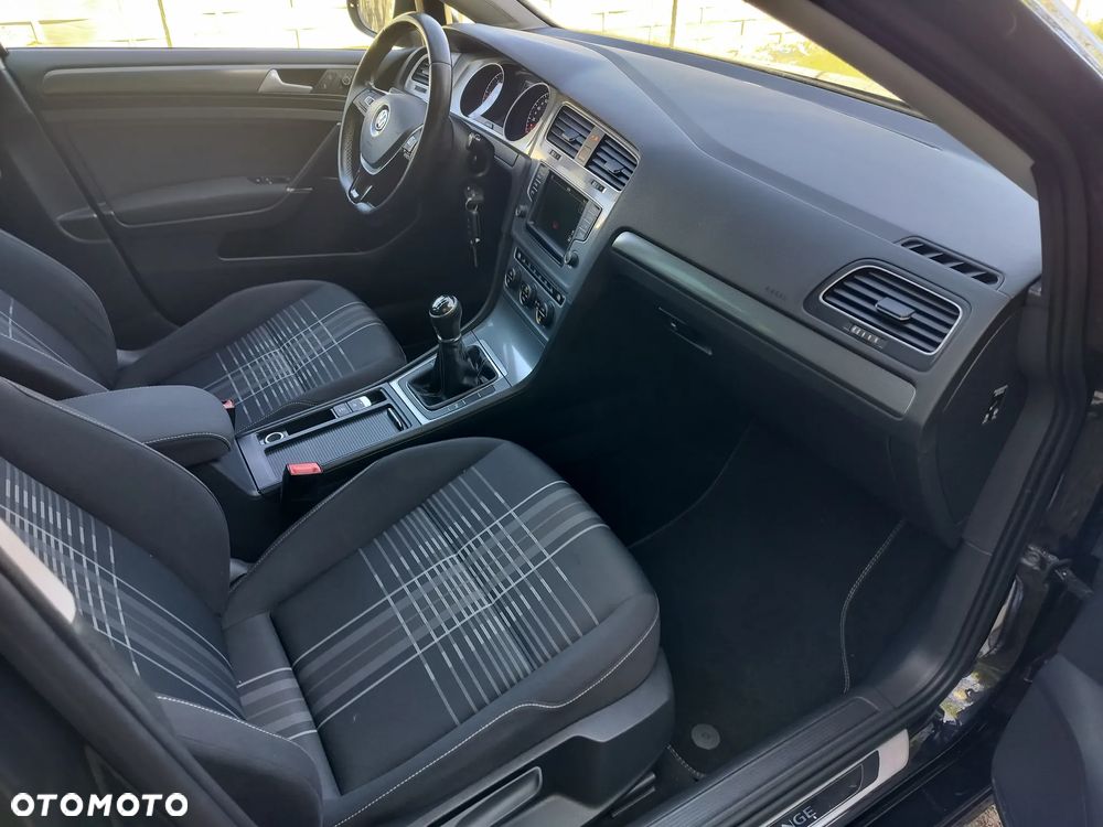 Volkswagen Golf 2.0 TDI BlueMotion Technology Lounge - 17