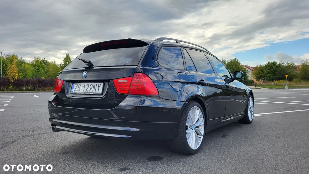 BMW 3 Series 2009 photo 5