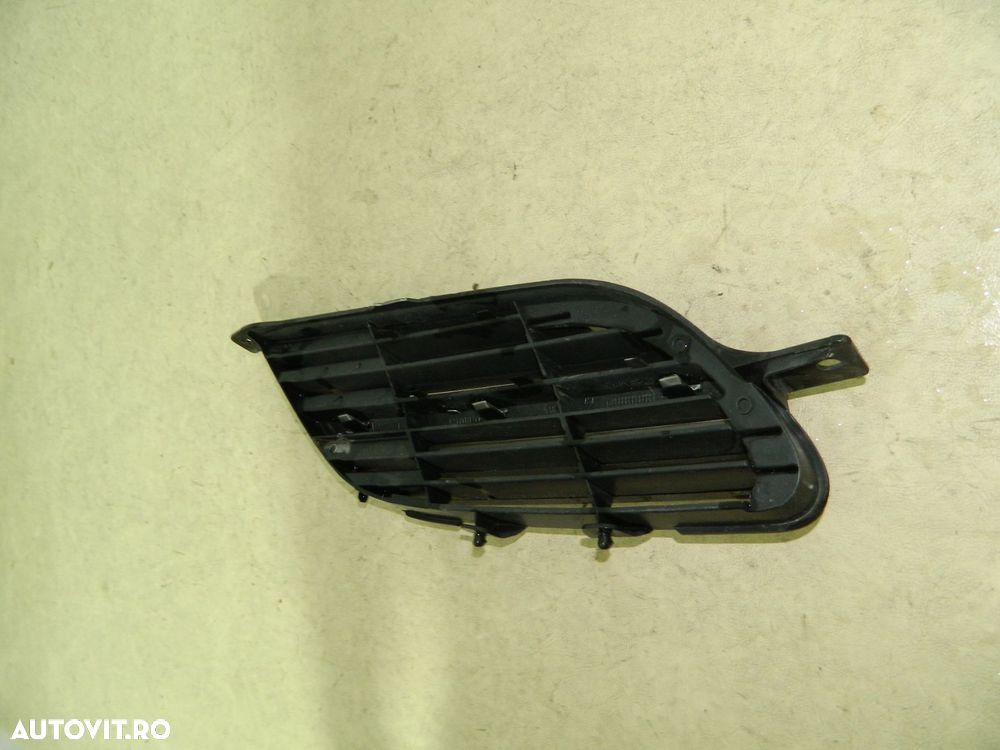Grila radiator partea stanga, Nissan Almera Tino, 00-06, 62332-BU000 - 3