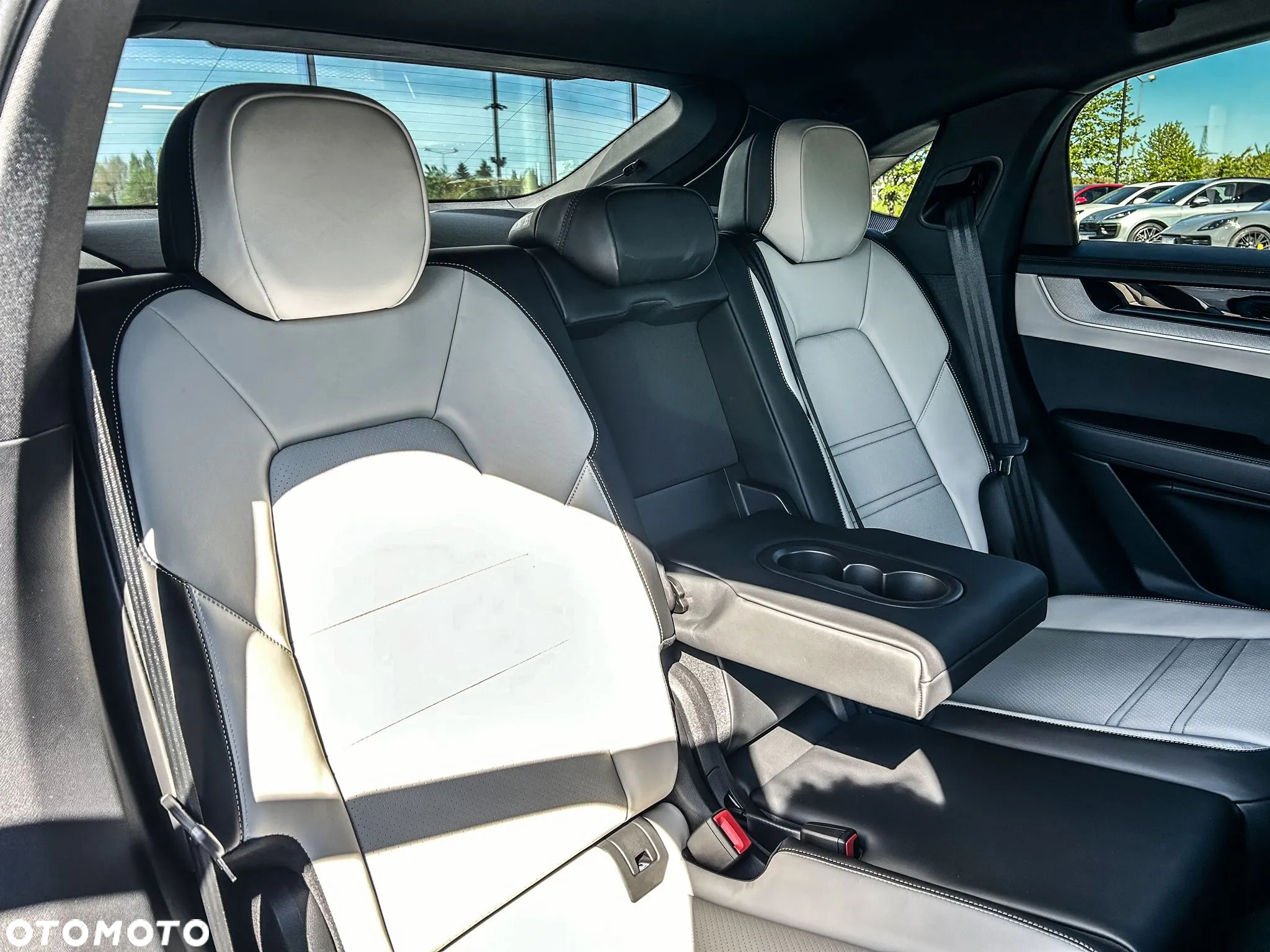 Porsche Cayenne - 13