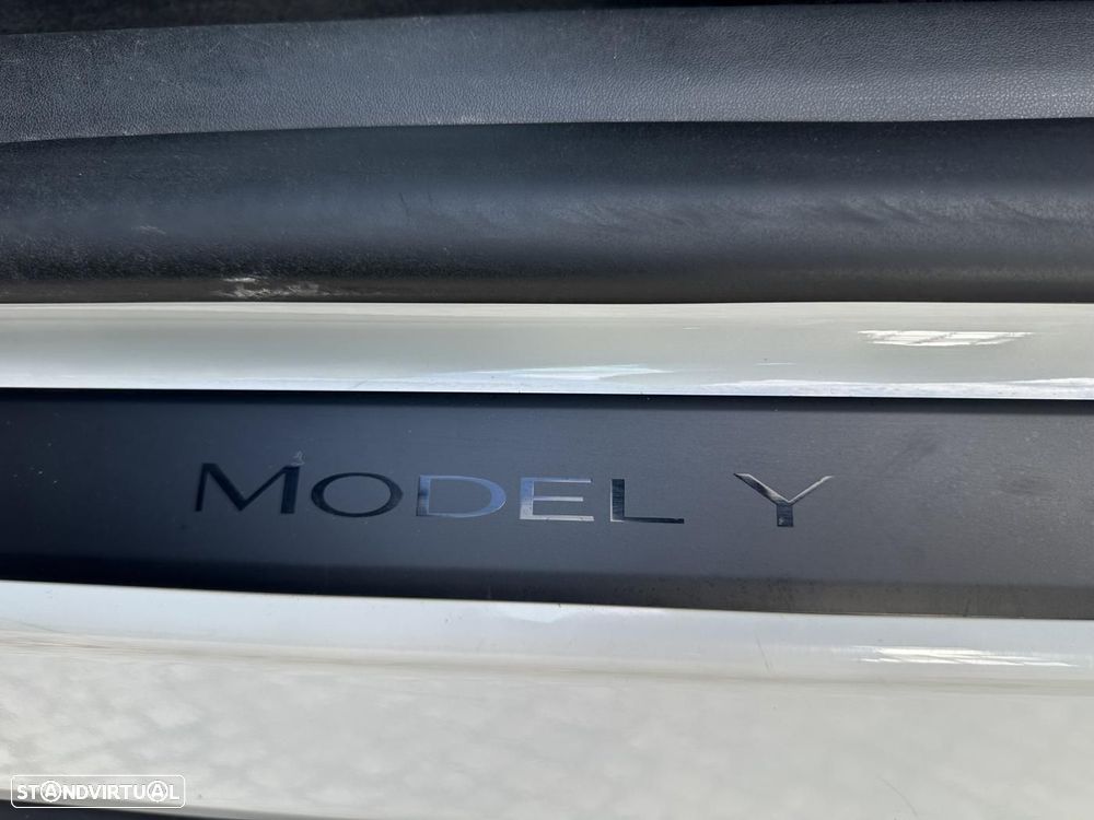 Tesla Model Y — photo 4
