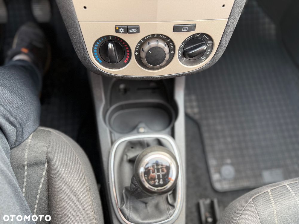 Opel Corsa - 31
