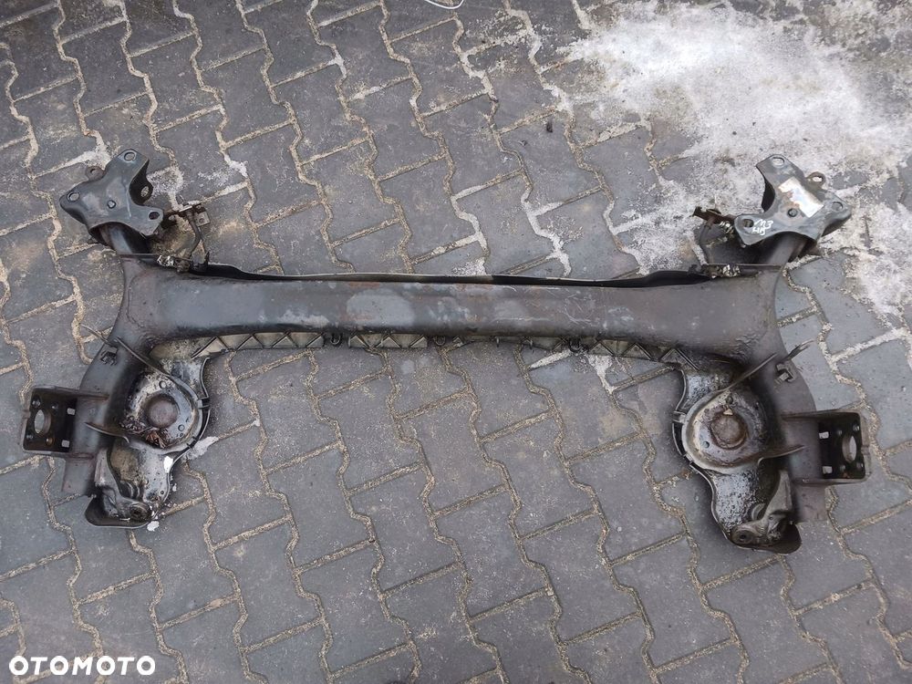 BELKA ZAWIESZENIA TYŁ RENAULT MEGANE III 3 HB - 1