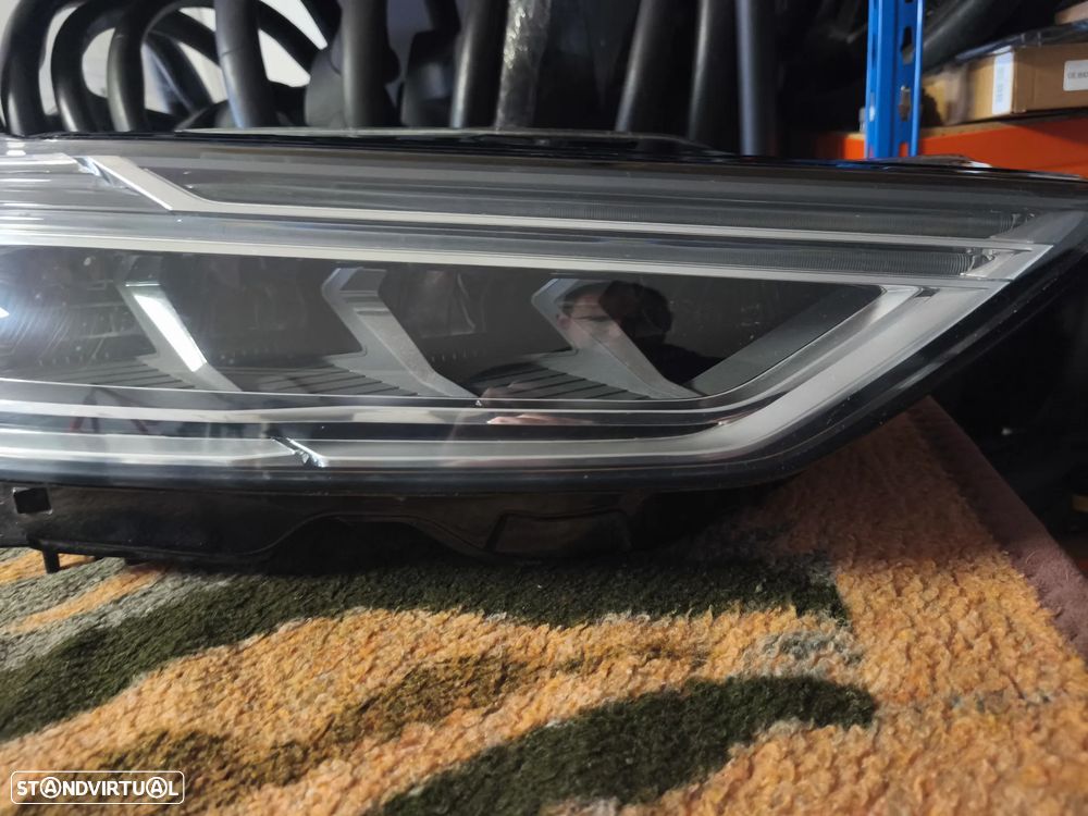 Farol direito full Led Audi A7 - 4K8941034C - 3