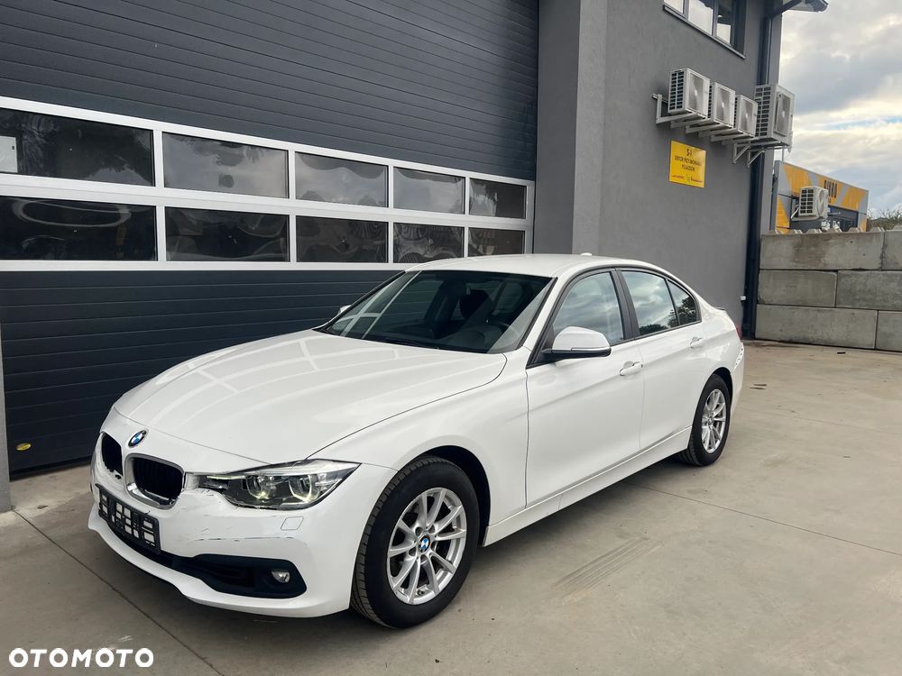 BMW Seria 3 318i - 7