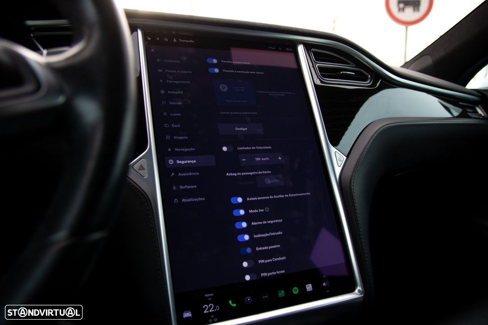 Tesla Model S 90D AWD - 32