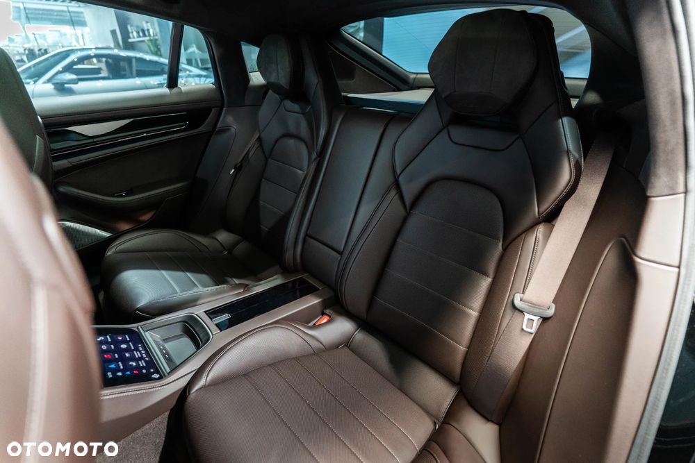 Porsche Panamera Turbo E-Hybrid PHEV - 12