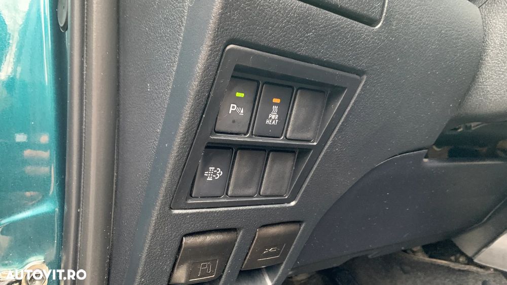 Toyota Hilux 2.8D 204CP 4x4 Double Cab AT Executive Color Edition - 14