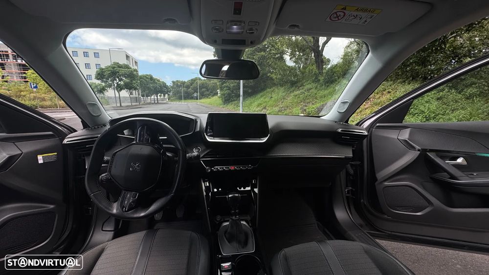 Peugeot 2008 1.2 PureTech Allure Pack - 4