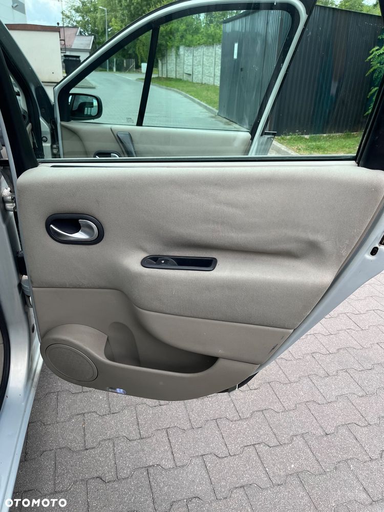 Renault Scenic 1.5d Ci Confort Privilege - 23