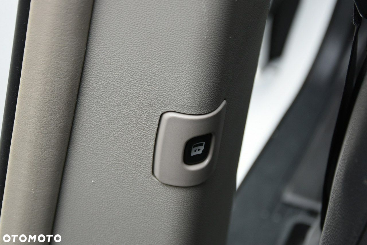 Chrysler Town & Country - 15
