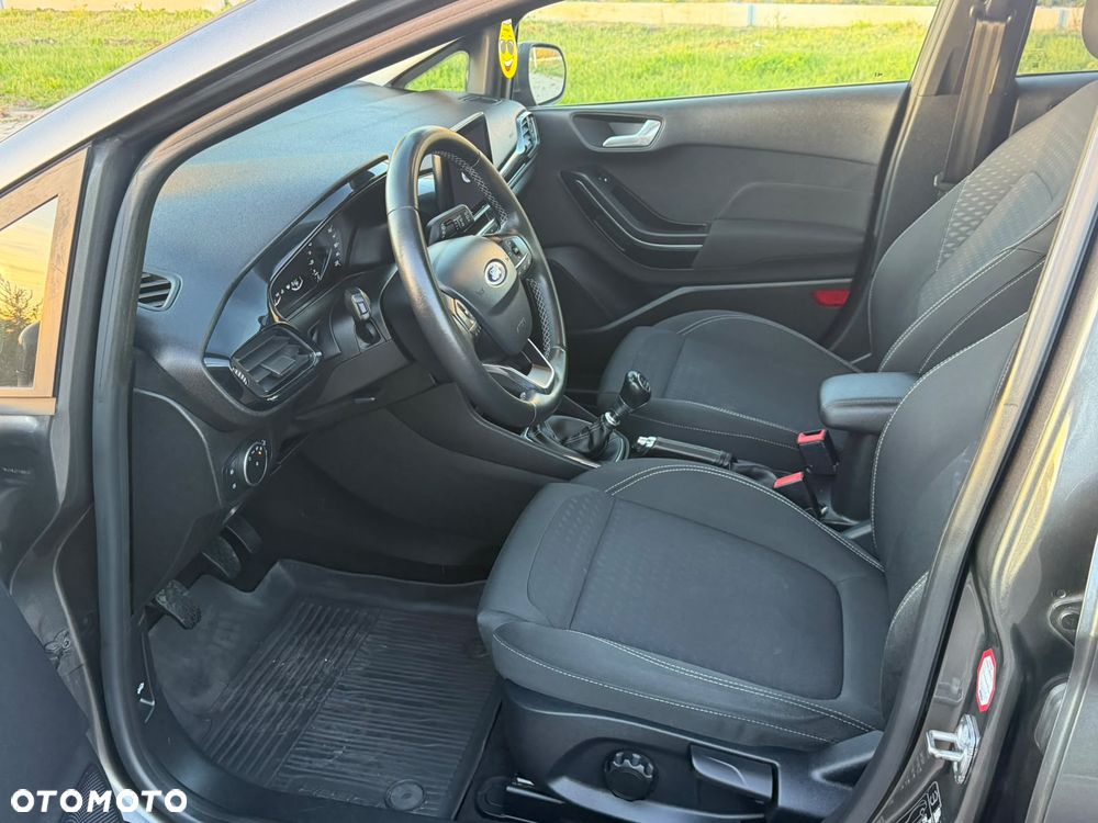 Ford Fiesta - 25