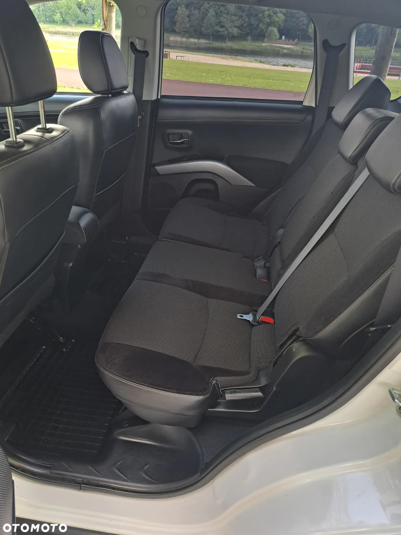 Mitsubishi Outlander 2.4 Instyle EU5 CVT - 20