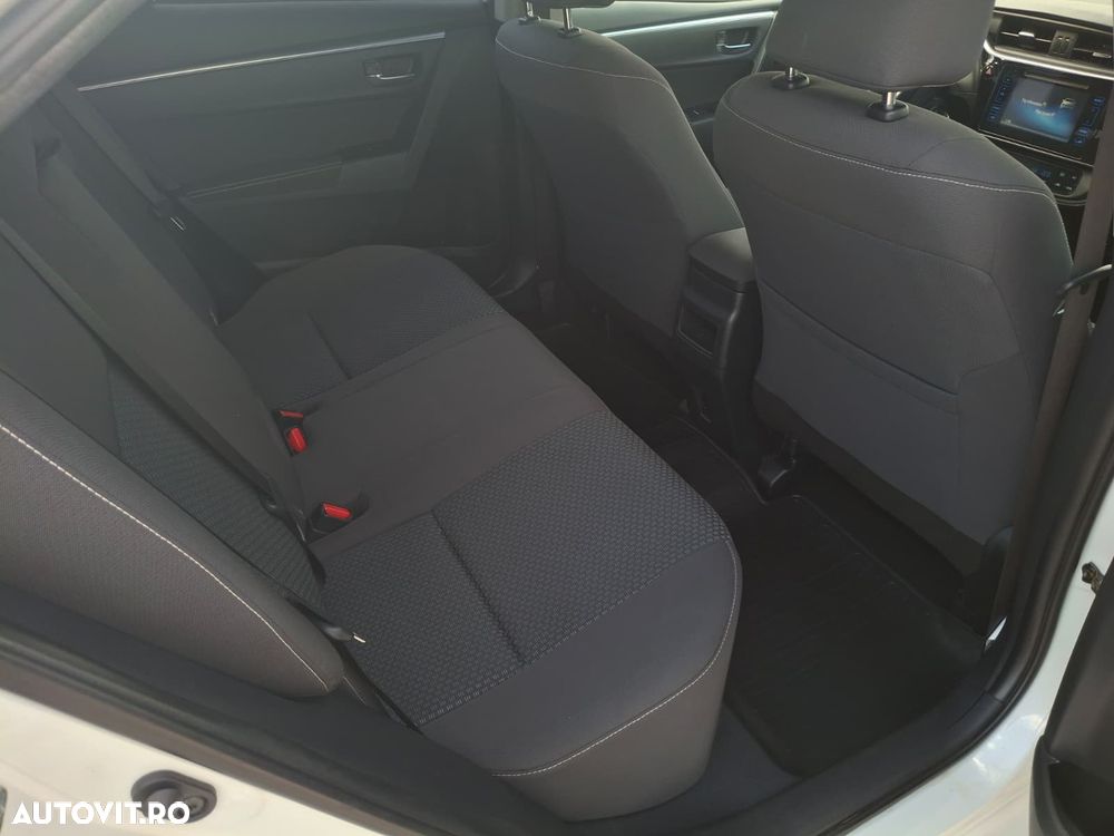 Toyota Corolla - 13